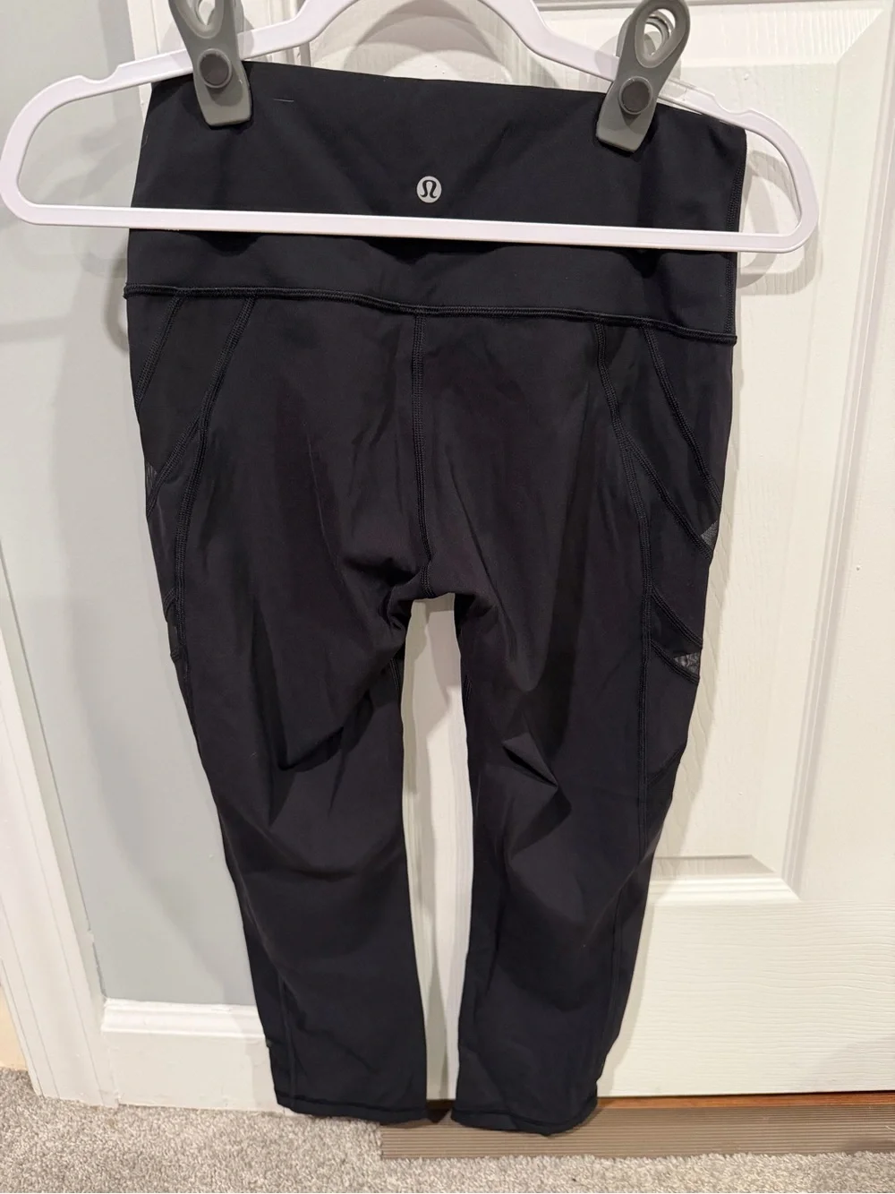 Pre-Owned Lululemon Wunder Under HR Crop Black High Rise Mesh Panel, Sz 8